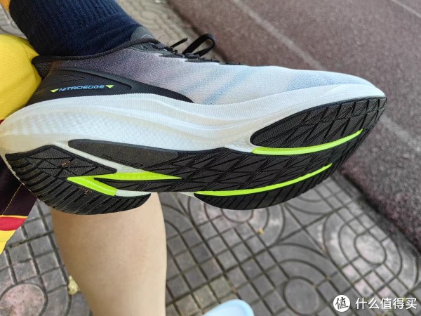 就像给机器, 贴得紧紧的, 其实跑步真