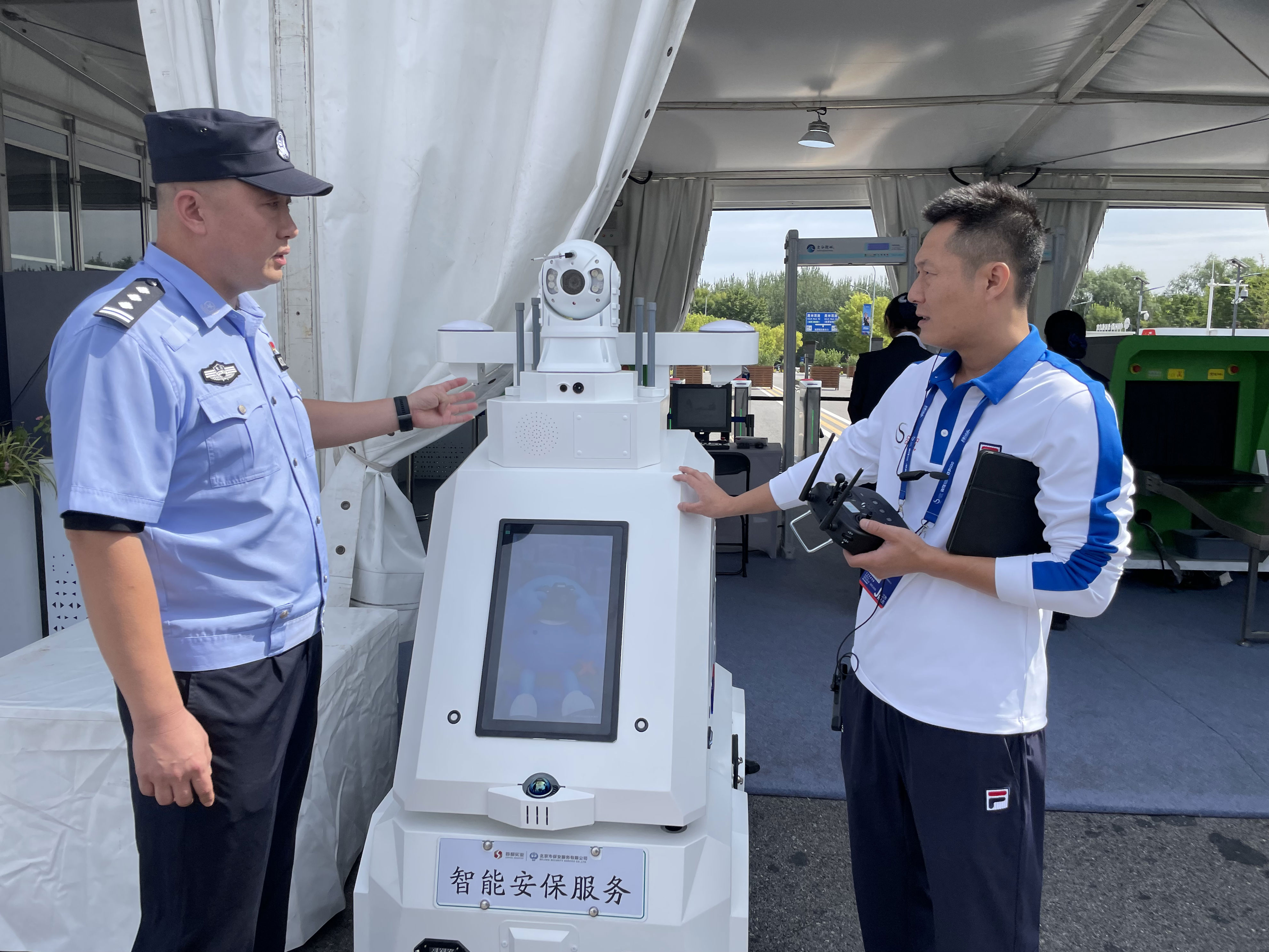 只要观众记, 场观看比赛, 演练等工作