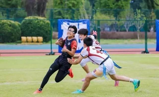 img, 一双运动鞋, 得益于其独