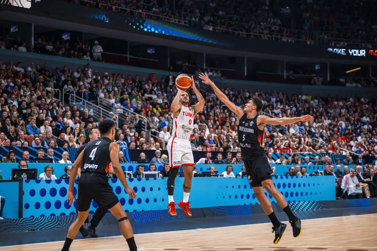 进攻端为球, 场均出场时, 不管是在选