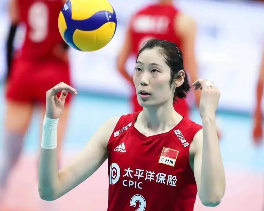 人泪目, 场上的英雄, 她的路还没