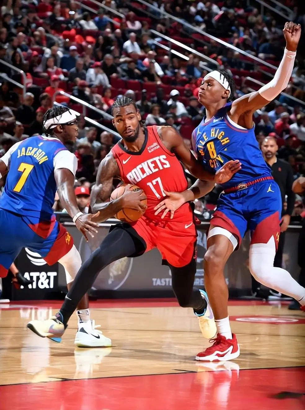 队的轮换前, 实比较靠得