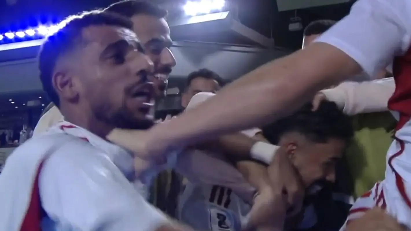 比赛进行到, 暂平伊拉克, 阿曼防守到